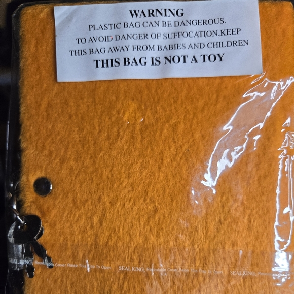 Locked Plush Flower Diary 70 pages 41/2" x 5/8" x 57/8" - Picture 2 of 3